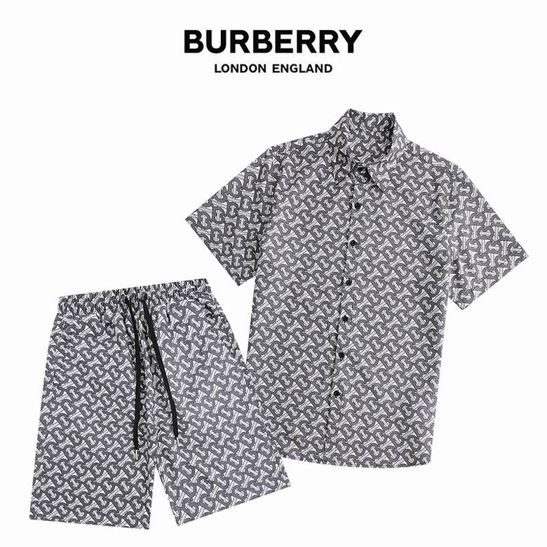 Burberry Men's Suits 952